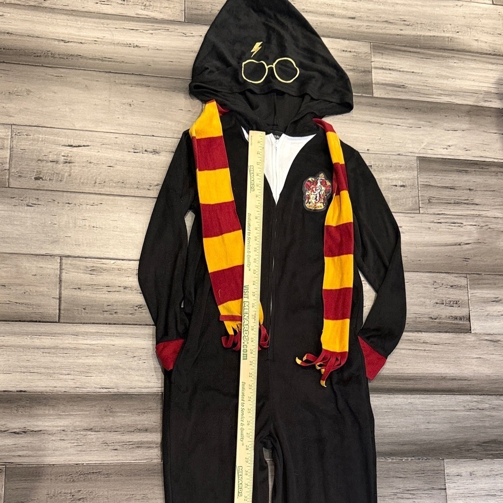 NWOT Harry Potter Black Hooded Onesie with Red Accents - Picture 4 of 15